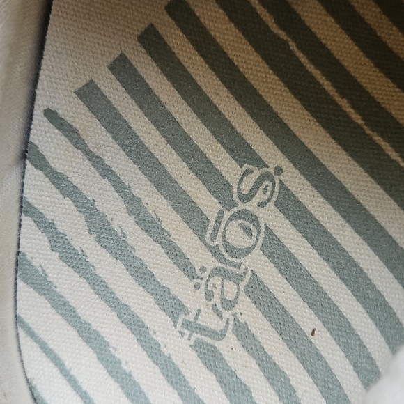 Taos Footwear Light Blue Canvas Star Sneakers 8 - Picture 4 of 8